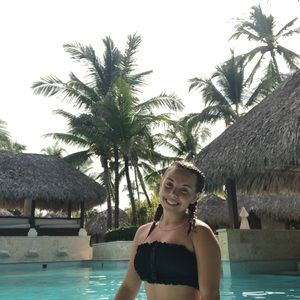 Meet your Posher, Brooke